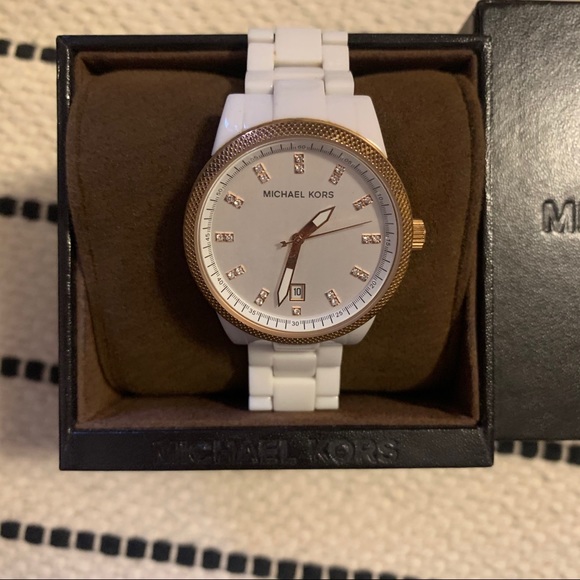 Michael Kors Women's Classic Watch Quartz - Picture 2 of 7